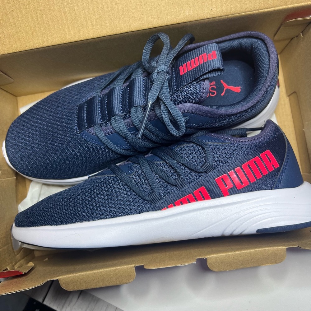 Brand New Puma Women’s Sneakers NWT